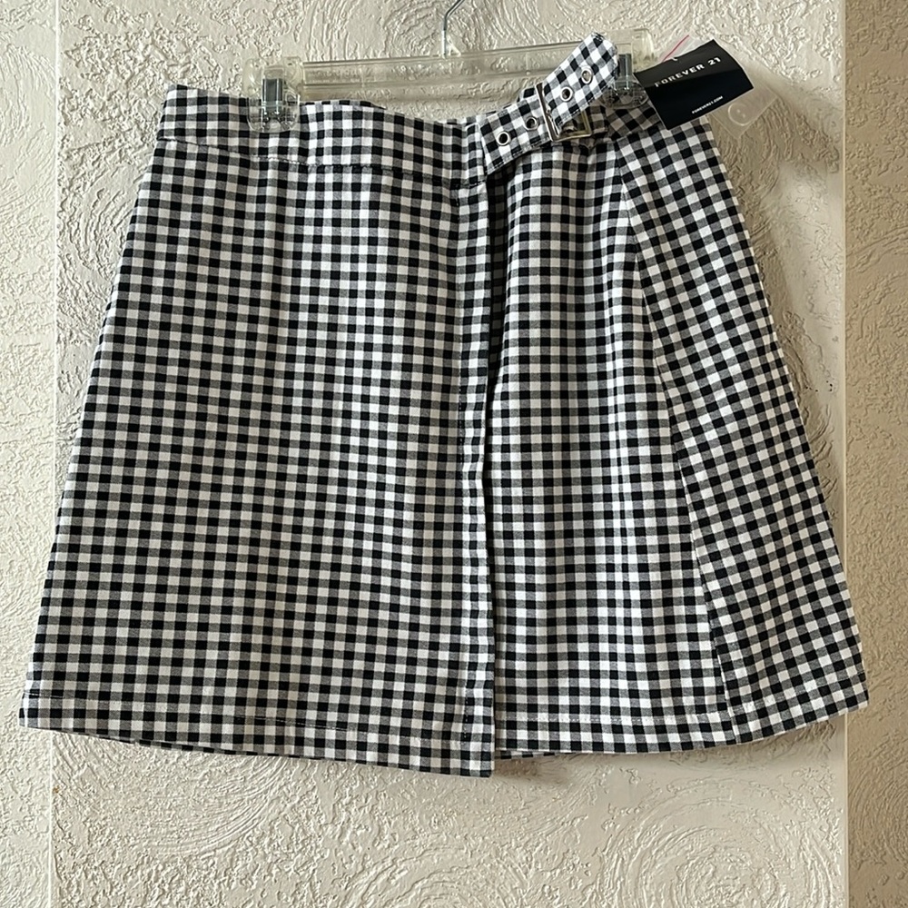 Women’s checker skirt size M